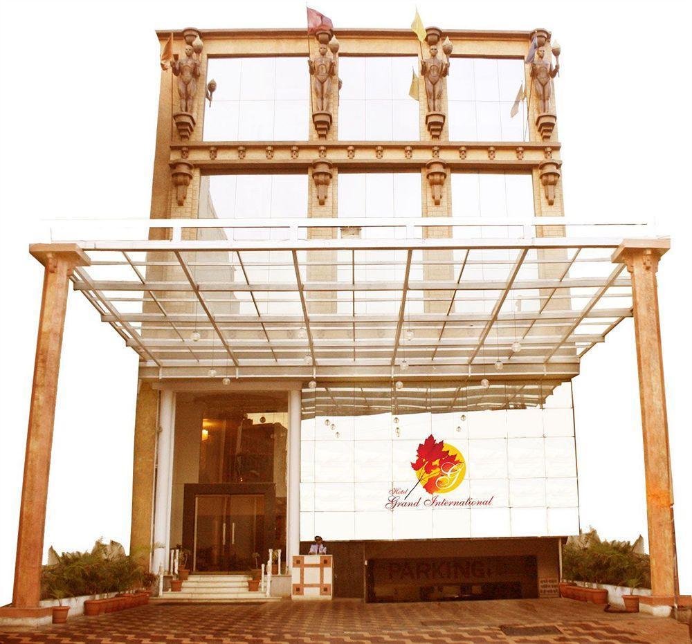 Hotel Grand International Rāipur Exterior foto